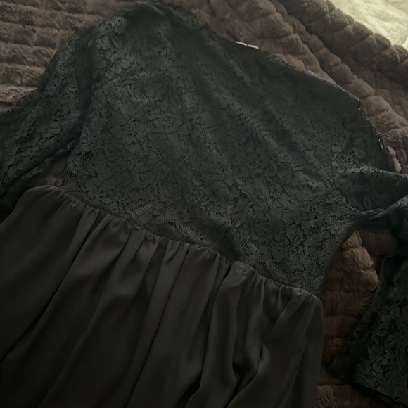 Cute dress only worn a couple of times, doesn't fit anymore. - Picture 4 of 5